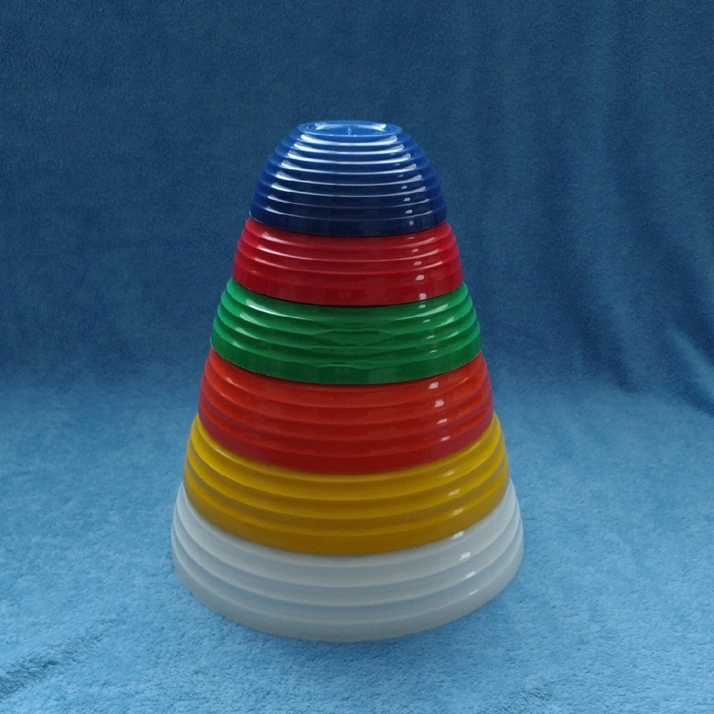 Vintage Ingrid Chicago Beehive Nesting Mixing Bowls